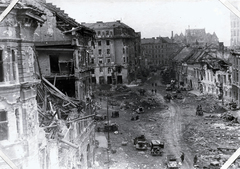 Hungary, Budapest I., Dísz tér a Honvéd Főparancsnokság felől a Tárnok utca felé nézve., 1945, Vörös Hadsereg, war damage, wreck, damaged building, Budapest, Fortepan #217675