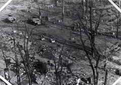 Magyarország, Horváth-kert, Budapest I., a Krisztina körút felől nézve., 1945, Vörös Hadsereg, szekér, járműroncs, Sonderkraftfahrzeug 251, Budapest, Fortepan #217680