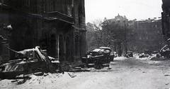 Magyarország, Budapest V., József nádor tér a Harmincad utca sarkától nézve., 1945, Vörös Hadsereg, harckocsi, teherautó, 38M/42M Toldi, Budapest, hó, Fortepan #217734