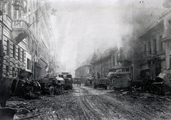 Magyarország, Budapest I., Fő utca a 21-es számú háztól a Pala utca felé nézve.
, 1945, Vörös Hadsereg, járműroncs, Sonderkraftfahrzeug 251, Budapest, Raupenschlepper Ost, Sonderkraftfahrzeug 250, Fortepan #217743