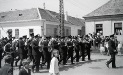 Magyarország, Esztergom, Kossuth Lajos utca (11-es főút), május 1-i felvonulás., 1974, Almássy László, Fortepan #217948