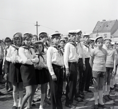 Magyarország, Esztergom, Rudnay Sándor tér (Hősök tere) május 1-i felvonulás résztvevői., 1969, Almássy László, úttörő, matrózsapka, Fortepan #217985