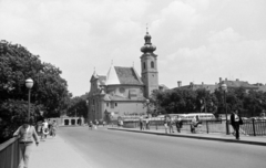 Hungary, Győr, Bécsi kapu (Köztársaság) tér, Karmelita templom a Rába folyó feletti Kettős hídról nézve., 1976, Kovács Annamária, Fortepan #218039