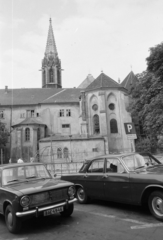 Slovakia, Bratislava, Uršulínska ulica, szemben a ferences templom / Angyali üdvözlet temploma (Františkánsky kostol / Kostol Zvestovania Pána)., 1978, Kovács Annamária, Czechoslovakia, Fortepan #218066