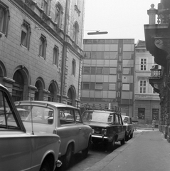 Magyarország, Budapest VI., Dalszínház utca, szemben a Thália Színház a Paulay Ede utcában., 1971, Kotnyek Antal, Trabant-márka, színház, Polski Fiat-márka, lengyel gyártmány, automobil, Polski Fiat 126p, Polski Fiat 125p, Budapest, Fortepan #21809