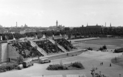 Németország, Lipcse, előtérben balra a Zentralstadion, háttérben középen az Új Városháza ((Neues Rathaus) tornya., 1963, BL, NDK, Fortepan #218125