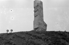 Lengyelország, Gdańsk, Westerplatte, a Westerplatte-i csata emlékműve., 1967, BL, dombormű, Fortepan #218273