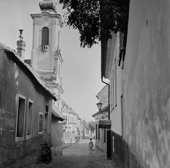 Hungary, Szentendre, Alkotmány utca, szemben a Fő (Marx) tér és a Dumtsa Jenő utca, balra a Blagovesztenszka görögkeleti templom., 1968, Kotnyek Antal, street view, Fortepan #21828