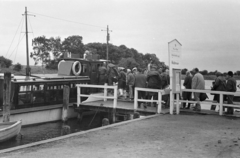 Németország, Schaprode, Rügen sziget, a Hiddensee-sziget felé induló hajók kikötője., 1964, BL, NDK, Fortepan #218298