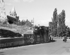 Magyarország, Budapest I., Hunyadi János út, balra fent a Halászbástya., 1953, BL, látkép, műemlék, Budapest, Fortepan #218319