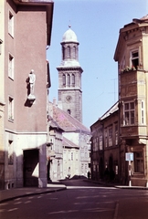 Magyarország, Sopron, Templom utca, szemben az evangélikus templom, jobbra a Fegyvertár utca torkolata., 1964, Benedek Tamás, színes, Fortepan #218384