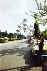 Belgium, Brüsszel, Heysel park, háttérben az Atomium emlékmű., 1970, Benedek Tamás, színes, Fortepan #218390