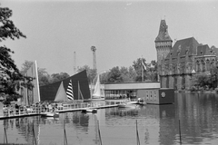 Hungary, Budapest XIV., a Magyar Hajó- és Darugyár pavilonja a tavon. Háttérben a Vajdahunyad vára., 1961, Burszán Sándor, Budapest, Fortepan #218426