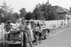 Magyarország,Balaton, Siófok, Szabadifürdő, Baross Gábor utca. A felvétel a vasútállomás épülete mellett, a vasúti átjárónál készült., 1962, Burszán Sándor, GAZ-márka, GAZ M20 Pobjeda, rendszám, Fortepan #218451