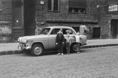 Magyarország, Budapest VII., a felvétel a Barcsay utca 14. számú ház előtt készült., 1957, Burszán Sándor, Budapest, automobil, gyerekek, Fortepan #218466