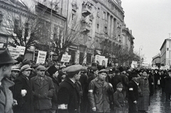 Romania,Transylvania, Cluj-Napoca, Fő tér., 1945, Dőri András, mass, banner, strike, armband, Fortepan #218548