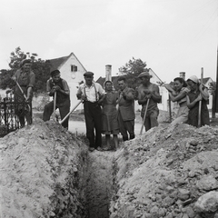 Magyarország, Tagyon, vízvezeték építés., 1955, Kotnyek Antal, Ráth Károly, építkezés, Fortepan #21856