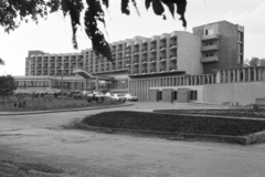 Romania,Transylvania, Buziaș, Strada Avram Iancu, Hotel Parc Buzias., 1982, Dőri András, Fortepan #218562