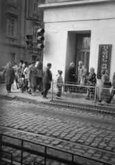 Románia,Erdély, Temesvár, a Takarékpénztár utca (Strada 9 Mai) a Piața Libertății (Jenő herceg tér)-nél. Romániai forradalom., 1989, Dőri András, román forradalom, rendszerváltás, Fortepan #218612