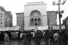 Románia,Erdély, Temesvár, Piata Victoriei, szemben a Művelődési Palota. Romániai forradalom., 1989, Dőri András, román forradalom, rendszerváltás, Fortepan #218627