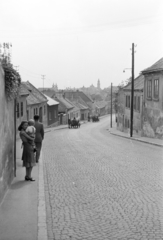 Magyarország, Pécs, az Ady Endre utca a Katalin utca közelében, távolabb a lovaskocsik között az Orsolya utca torkolata., 1963, Hunyady József, Fortepan #218864