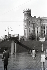 Magyarország, Budapest II., Széll Kálmán tér, háttérben a Postapalota., 1941, Kellner Ludwig, kandeláber, villamosmegálló, Budapest, Fortepan #219045