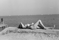 1964, Krantz Károly, sailboat, sunbathe, Lake Balaton, Fortepan #219230