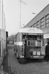 Hungary, Budapest XIV., Istvánmezei út 3-5., jobbra a Nemzeti Sportcsarnok (később Gerevich Aladár Nemzeti Sportcsarnok)., 1964, Krantz Károly, Budapest, Fortepan #219233