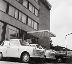 Magyarország, Szentendre, Ady Endre út 28., Danubius Hotel., 1971, Kotnyek Antal, német gyártmány, Trabant-márka, szálloda, automobil, rendszám, Fortepan #21924