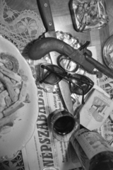 1961, Krantz Károly, Népszabadság newspaper, shades, cigarette, pastry, pistol, still life, Fortepan #219248