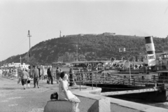 Magyarország, Budapest V., pesti alsó rakpart a Vigadó téri hajóállomásnál, háttérben a Gellért-hegy., 1960, Krantz Károly, Budapest, látkép, Fortepan #219320