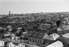 Hungary, Veszprém, kilátás a Tűztoronyból az Árpád-házi Szent Margit-templom felé, előtérben a Fenyves utca., 1961, László Áron, Fortepan #219469