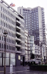 Egyesült Királyság, London, Park Lane, háttérben a London Hilton Hotel., 1974, Mezey András, Fortepan #219569