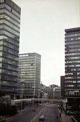 Egyesült Királyság, London, London Wall a Moorgate felé nézve, balra alul a Saint Alphege-templom romjai., 1974, Mezey András, Fortepan #219583