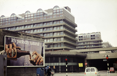 Egyesült Királyság, London, Long Lane - Aldersgate Street sarok, szemben a Barbican-telep., 1974, Mezey András, Fortepan #219584