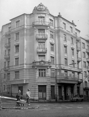 Magyarország, Budapest II., Retek utca - Káplár utca sarok., 1966, Kotnyek Antal, FSO-márka, furgon, tejbolt, Budapest, Fortepan #21961