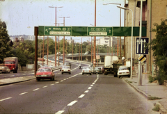 Magyarország, Budapest XI.,Budapest XII., Budaörsi út - Alkotás utca - Hegyalja út találkozása / BAH csomópont, felüljáró., 1977, Mezey András, rendszám, Budapest, Fortepan #219632