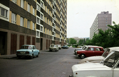 Magyarország, Budapest XI., a felvétel a Tétényi út 36/A számú épület előtt készült, szemben a Bártfai utcai rendelő., 1977, Mezey András, Budapest, lakótelep, panelház, Fortepan #219636