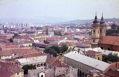 Magyarország, Eger, kilátás a Líceum teraszáról a Csebokszári lakótelep felé. Szemben a felálványozott Minaret, középen a Dobó István tér, jobbra a Városi Tanács (Önkormányzat) épülete és a Minorita templom., 1977, Mezey András, Fortepan #219639