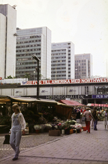 Sweden, Stockholm, Hötorget, balra a Hötorgsskraporna toronyházak., 1980, Mezey András, Fortepan #219696