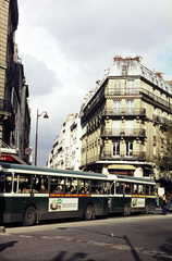 France, Paris, Boulevard Saint-Michel, a busz mögött szemben a Rue Monsieur-le-Prince., 1980, Mezey András, colorful, bus, Fortepan #219723