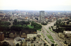 Németország, Hamburg, kilátás a Szent Mihály-templom (Hauptkirche Sankt Michaelis) tornyából a Millerntorplatz-on álló Iduna-Hochhaus / Millerntorhochhaus felé. Balra a Bismarck-emlékmű, jobbra a Budapester Strasse., 1974, Mezey András, Fortepan #219794