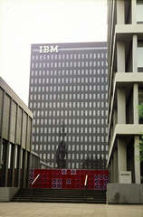 Németország, Hamburg, Brandstwiete, háttérben az IBM-Hochhaus, a kép jobb szélén a Der Spiegel hetilap kiadójának az épülete., 1974, Mezey András, Fortepan #219811