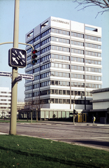 Németország, Hamburg, az Übersering a Mexikoring/Kapstadtring keresztezödésében, szemben a Hamburgische Landesbank (Hamburgi Tartományi Bank) épülete., 1974, Mezey András, Fortepan #219843