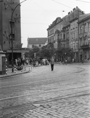 Lengyelország, Krakkó, ulica Karmelicka, középen a háttérben a Sarlós Boldogasszony templom (Kościół Nawiedzenia Najświętszej Maryi Panny), 1966, Mihály Tamás, Fortepan #219949