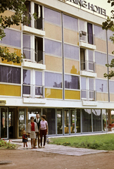 Magyarország,Balaton, Szántód, Szent István utca 2., Touring Hotel., 1969, N. Kósa Judit, Fortepan #219972