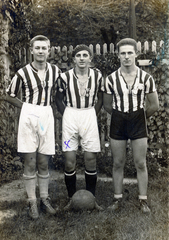 1933, Tavasz Marianna, sport mez, hárman, kitüntetés, hátratett kéz, labdarúgás, Fortepan #220050