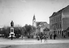 Magyarország, Sopron, Széchenyi tér, Széchenyi István szobrát Izsó Miklós gipszmintája alapján Mátrai Lajos György készítette (1897). Jobbra a Szent Júdás Tádé-templom (domonkos templom). A felvétel 1897-ben készült., 1900, Lakatos Mária, templom, szobor, utcakép, barokk-stílus, lovas, Széchenyi István-ábrázolás, dominikánus rend, Fortepan #22006