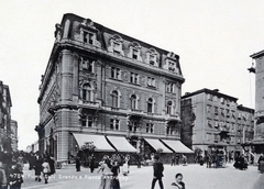 Horvátország,Adria, Fiume, Andrássy tér, ma Adamićeva ulica, Grand Café., 1900, Hámornik Balázs, lovaskocsi, terasz, kávéház, hordár, napellenző, Fortepan #220253