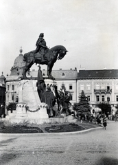 Romania,Transylvania, Cluj-Napoca, Fő tér, Hunyadi Mátyás emlékműve., 1940, Kádár Attila, horse sculpture, Fortepan #220475